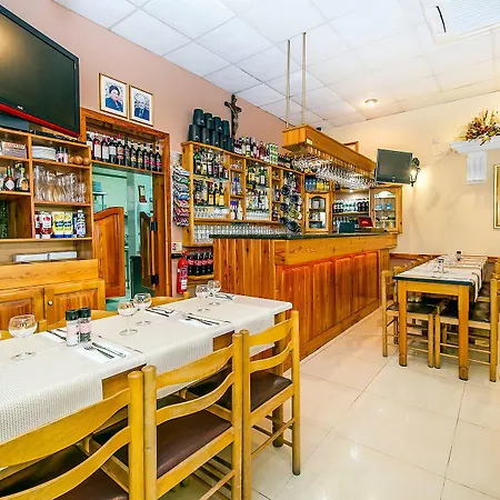 Lantern בית הארחה