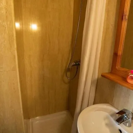 בית הארחה Lantern 4*