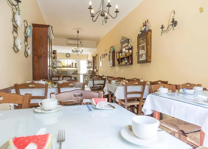 Lantern 4* Marsalforn