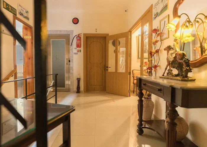 Lantern Πανσιόν Marsalforn