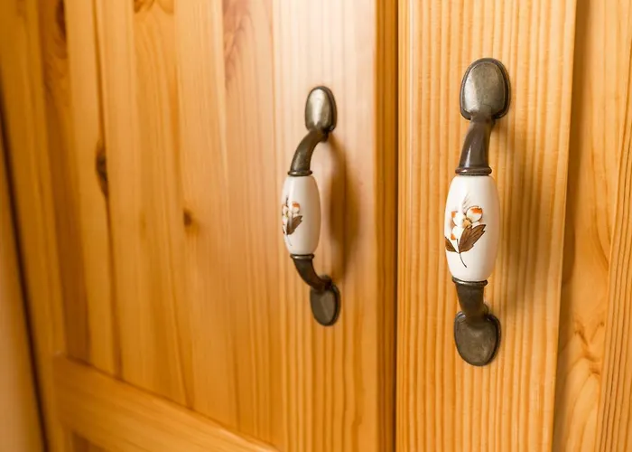 Lantern Πανσιόν 4*