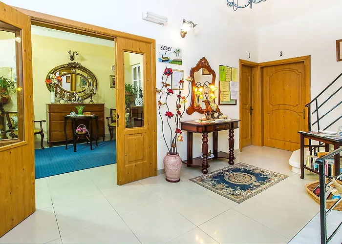 Lantern Πανσιόν Marsalforn