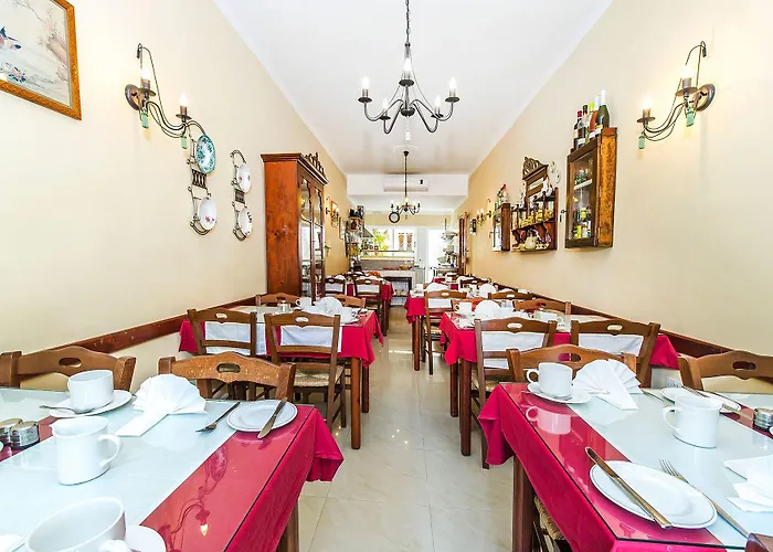 Lantern Πανσιόν 4*