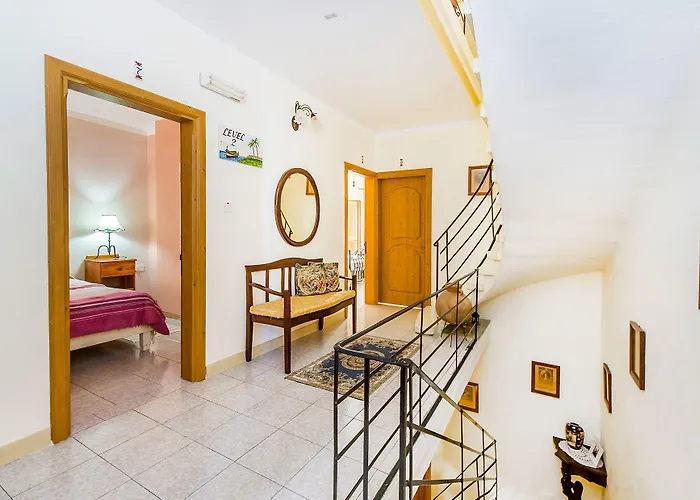 Lantern 4* Marsalforn